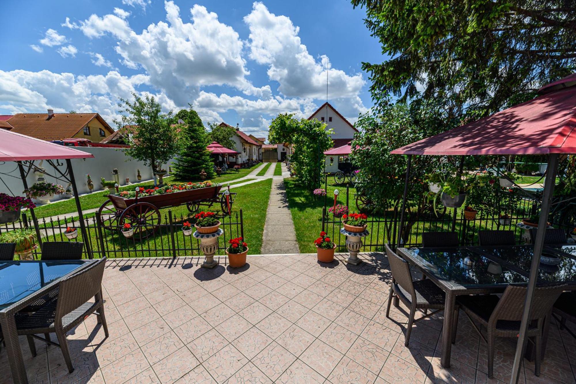 Pensiunea Roma Antica Hărman Extérieur photo