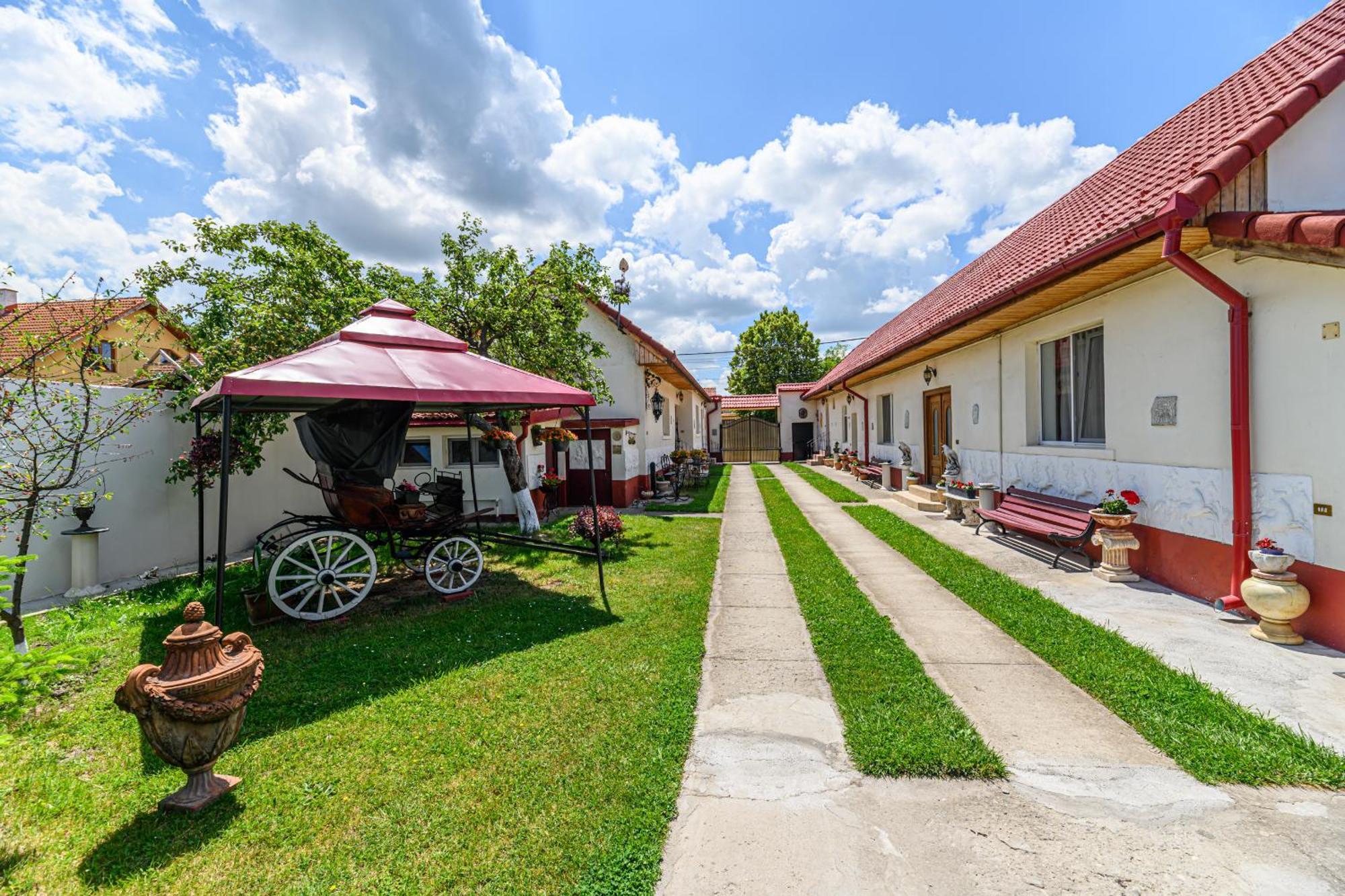 Pensiunea Roma Antica Hărman Extérieur photo