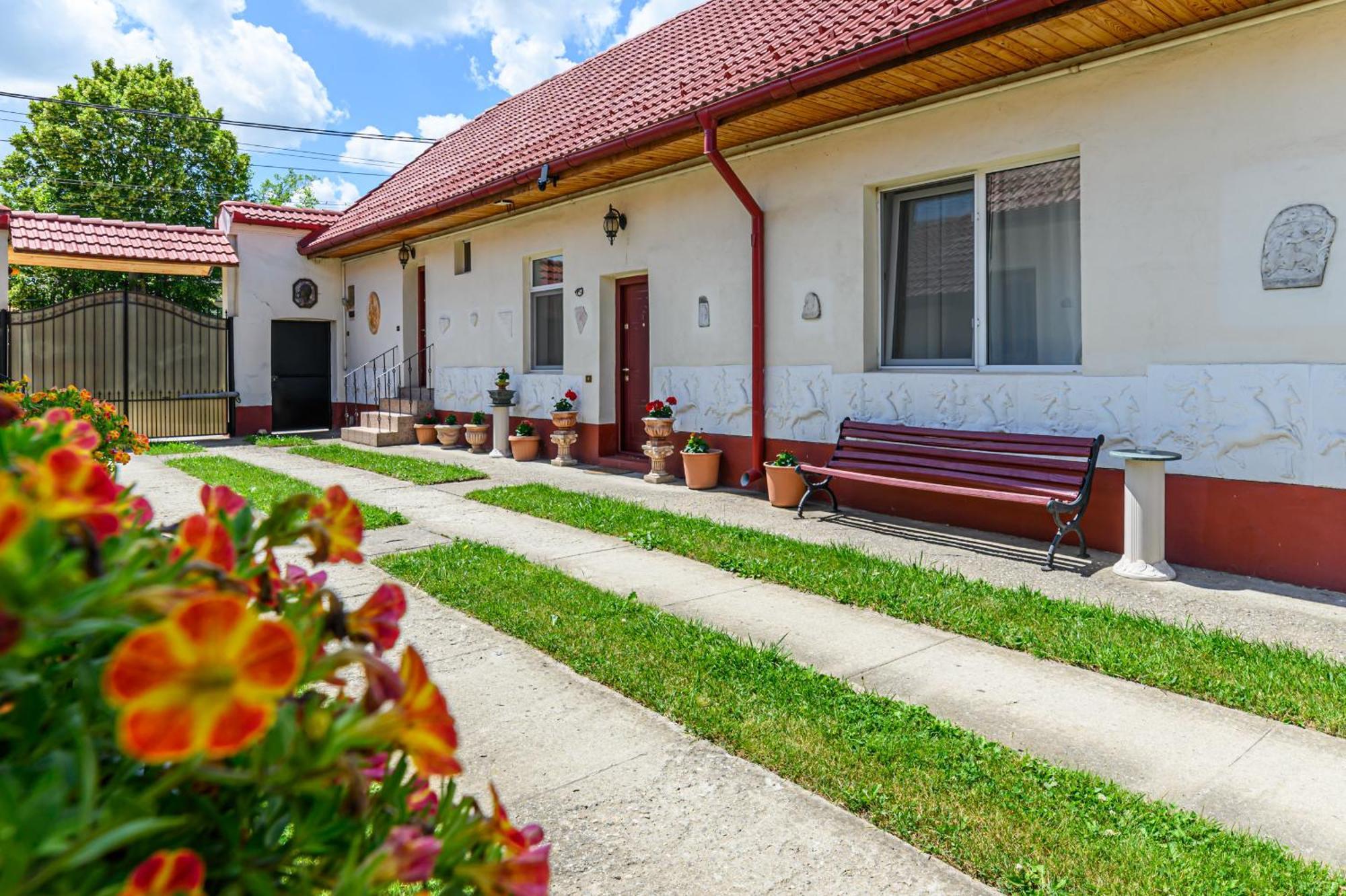 Pensiunea Roma Antica Hărman Extérieur photo